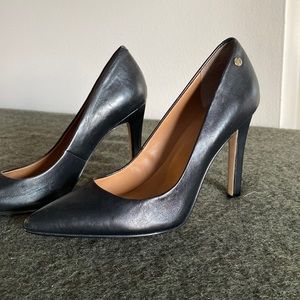 Black Leather Pump Pointed Toe Heel